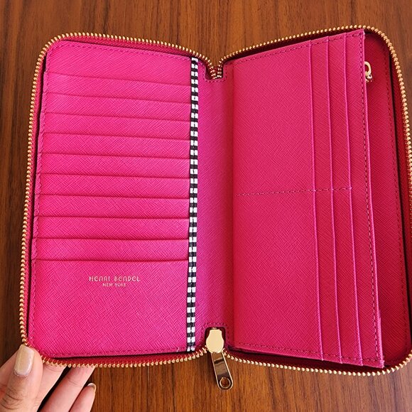 🔴SOLD🔴 Henri Bendel Pink Saffiano Leather Gold Hardware Zip Around Wallet - Picture 5 of 10